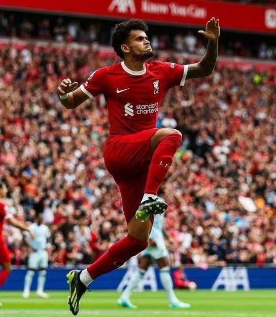 里程碑夜利物浦队长鼓劲；西甲转会期刷纪录；话题不断；年轻球员得到机会